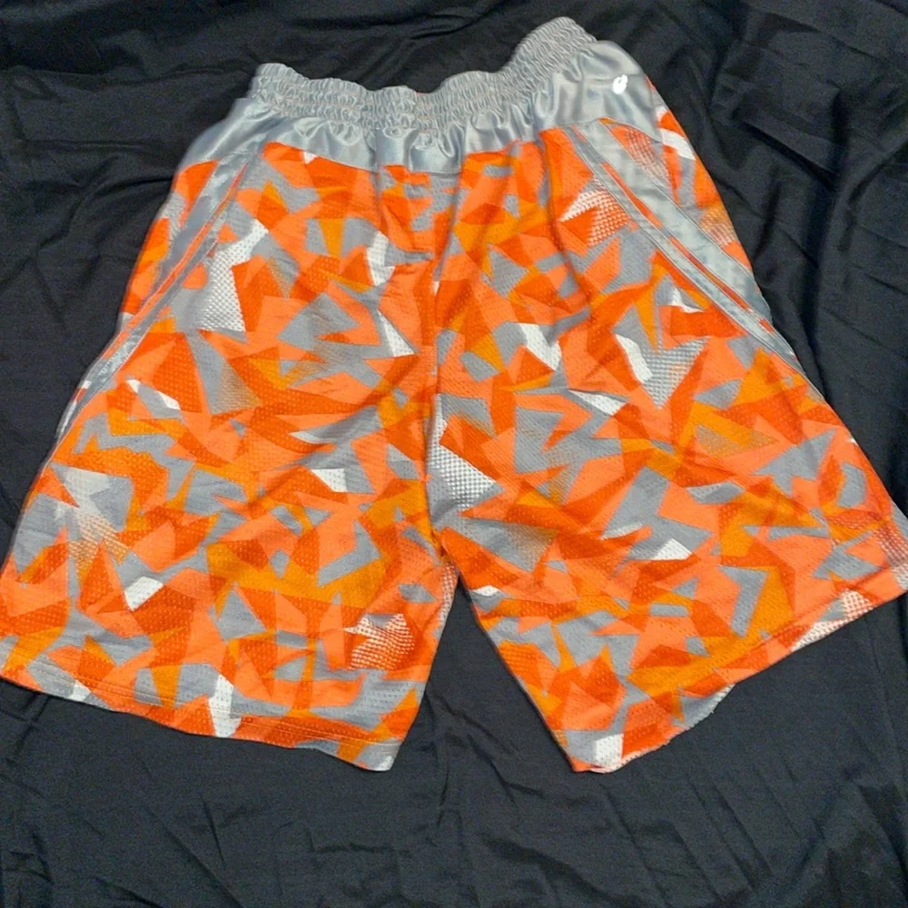 ASICS - Picture 2 of 7